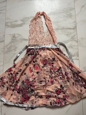 La Vie En Rose Peach Pink Floral Lace Halter Chemise